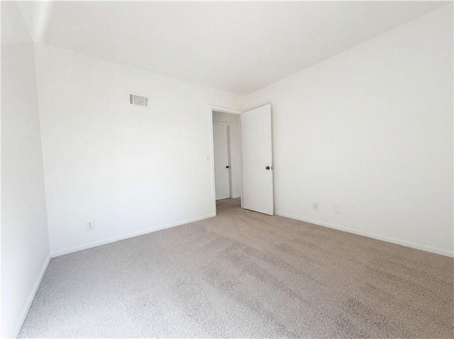 12514 W 101st Street, Lenexa, KS 66215