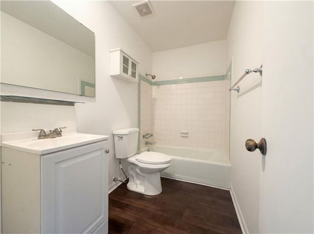 12514 W 101st Street, Lenexa, KS 66215