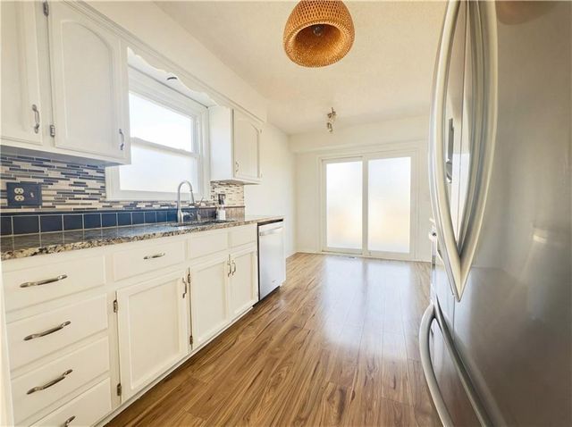 12514 W 101st Street, Lenexa, KS 66215