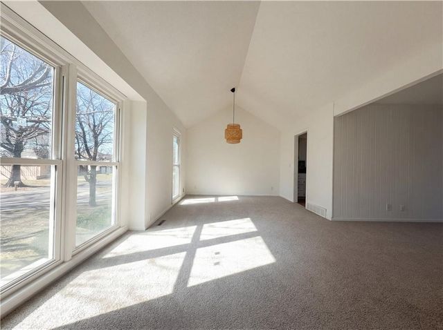 12514 W 101st Street, Lenexa, KS 66215