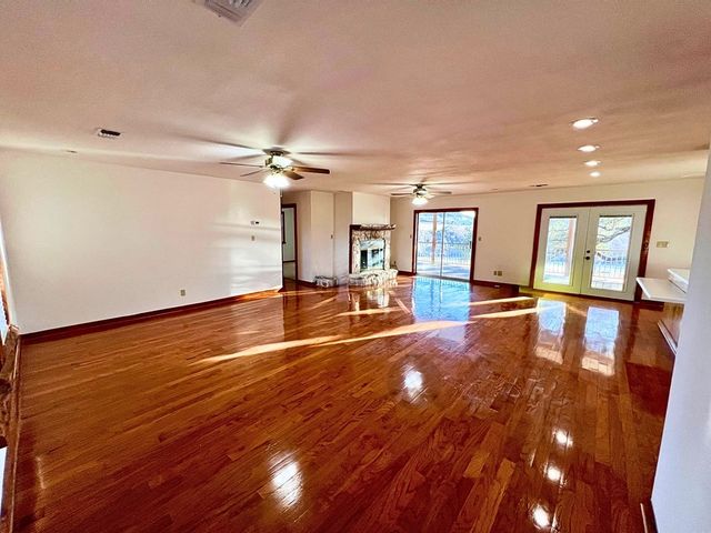 1879 S Arcadia Loop, Kerrville, TX 78028