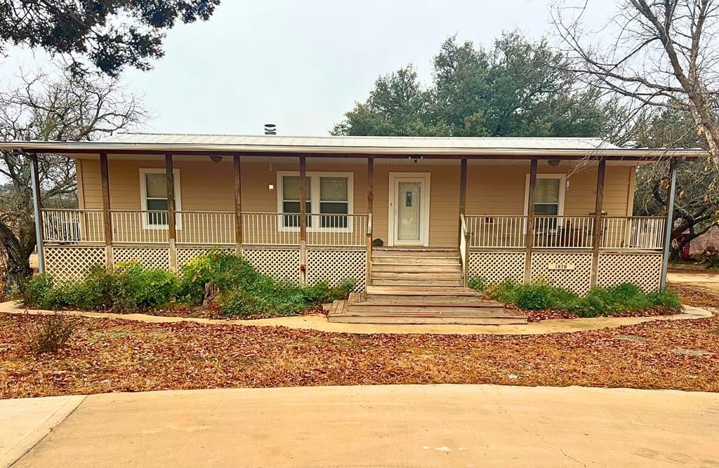 1879 S Arcadia Loop, Kerrville, TX 78028