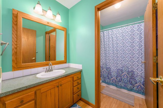 219 W 13th Ave, Winfield, KS 67156