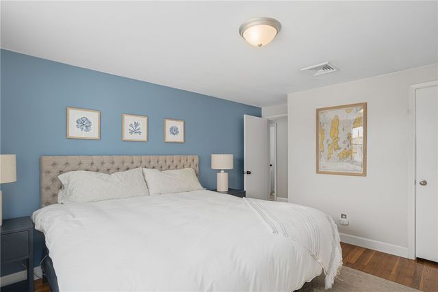 23 Laurelhurst Road, Cranston, RI 02920