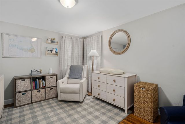 23 Laurelhurst Road, Cranston, RI 02920