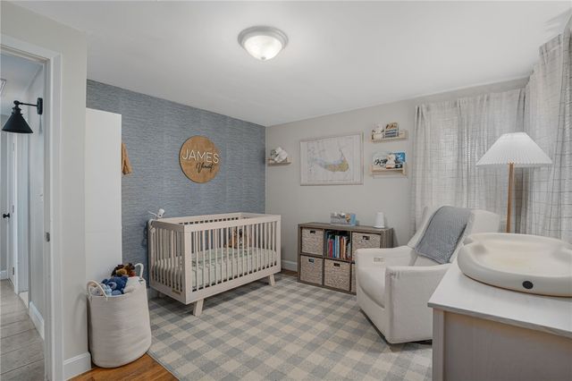 23 Laurelhurst Road, Cranston, RI 02920