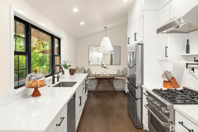 51 Glacier Key, Bellevue, WA 98006