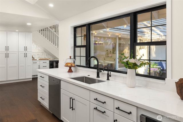 51 Glacier Key, Bellevue, WA 98006