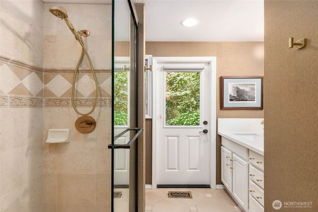 51 Glacier Key, Bellevue, WA 98006