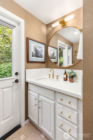 51 Glacier Key, Bellevue, WA 98006