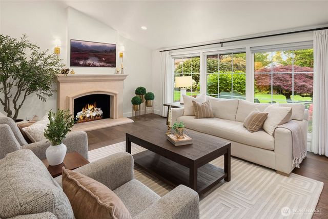 51 Glacier Key, Bellevue, WA 98006