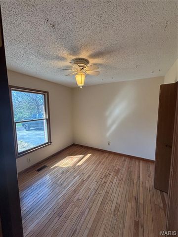 1546 Sugar Grove Road, Troy, MO 63379
