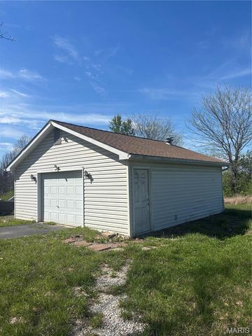1546 Sugar Grove Road, Troy, MO 63379
