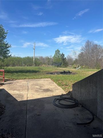 1546 Sugar Grove Road, Troy, MO 63379