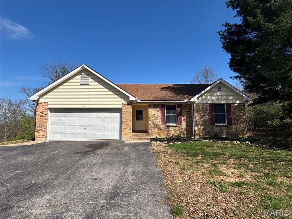 1546 Sugar Grove Road, Troy, MO 63379
