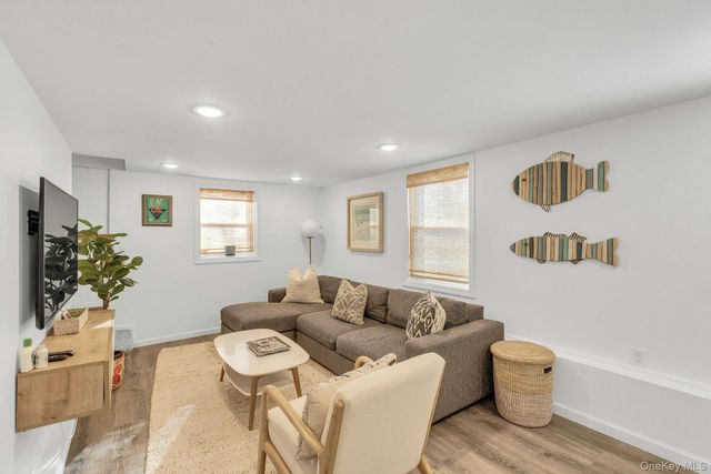 79 School Street, Hampton Bays, NY 11946