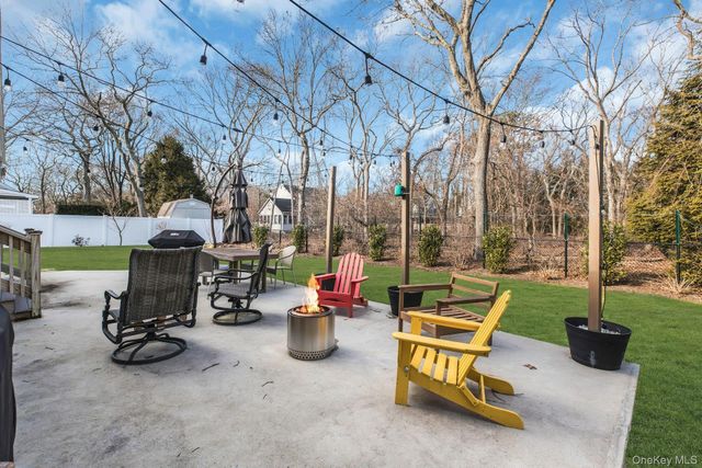 79 School Street, Hampton Bays, NY 11946