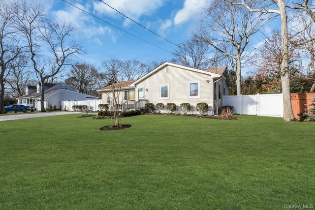 79 School Street, Hampton Bays, NY 11946