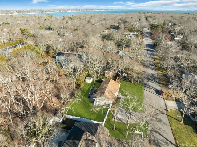 79 School Street, Hampton Bays, NY 11946