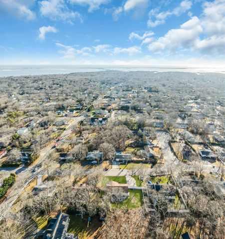 79 School Street, Hampton Bays, NY 11946