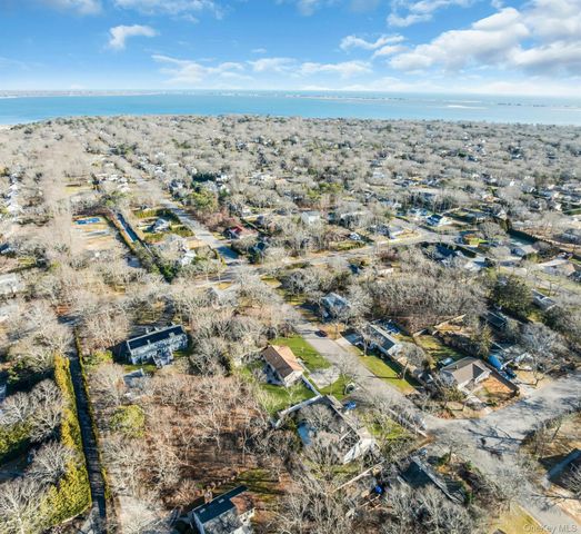 79 School Street, Hampton Bays, NY 11946