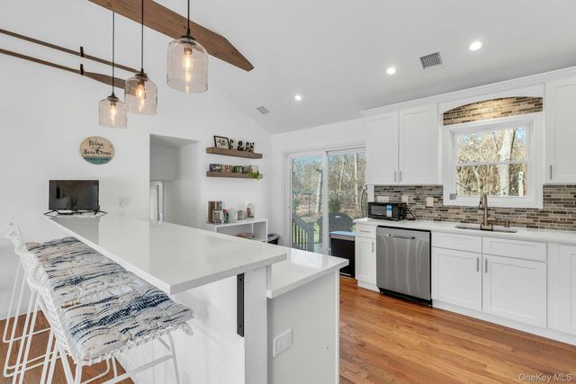 79 School Street, Hampton Bays, NY 11946