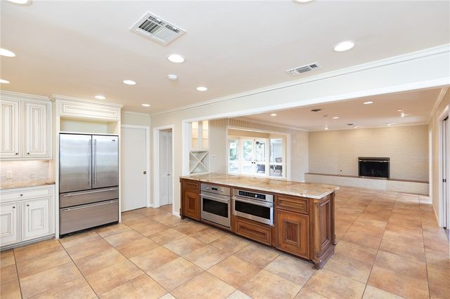 414 Barracuda Pl, Corpus Christi, TX 78411