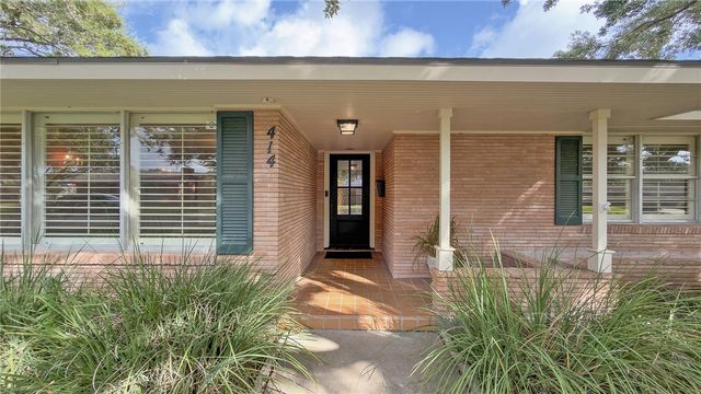 414 Barracuda Pl, Corpus Christi, TX 78411