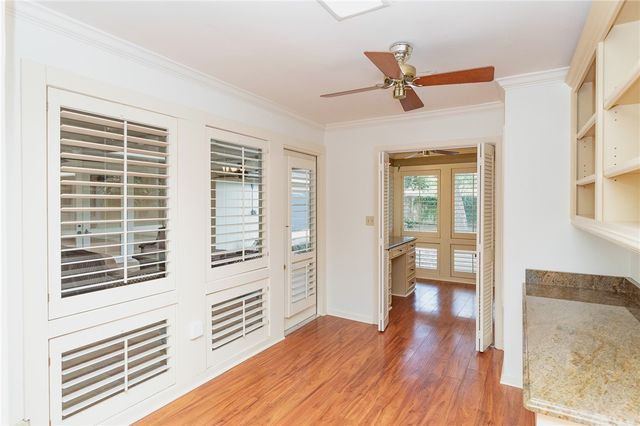 414 Barracuda Pl, Corpus Christi, TX 78411