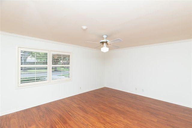 414 Barracuda Pl, Corpus Christi, TX 78411