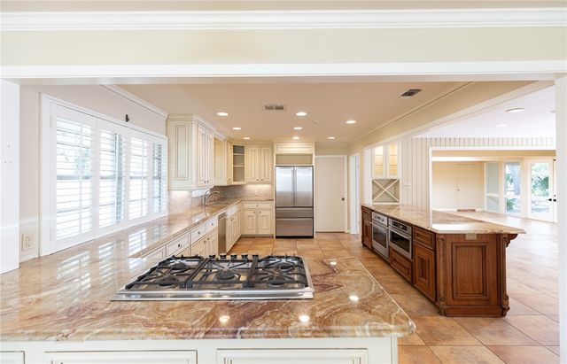 414 Barracuda Pl, Corpus Christi, TX 78411