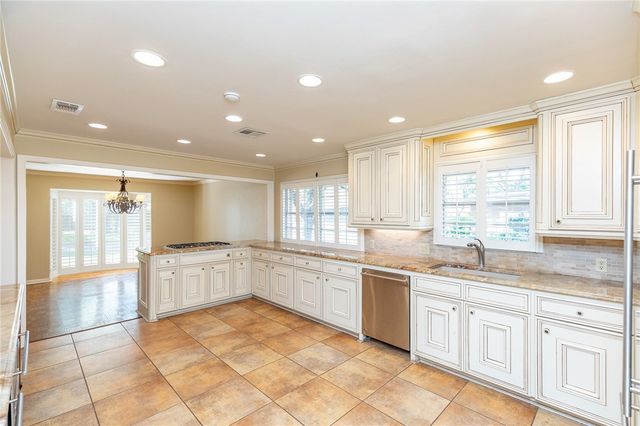 414 Barracuda Pl, Corpus Christi, TX 78411