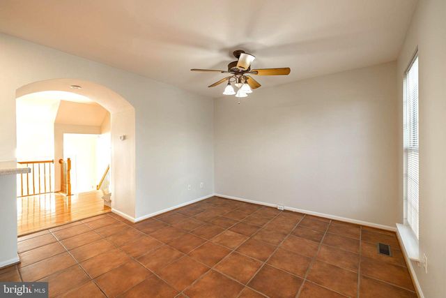 26139 KENNYWOOD SQ, Chantilly, VA 20152