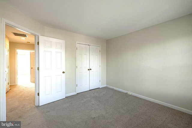 26139 KENNYWOOD SQ, Chantilly, VA 20152