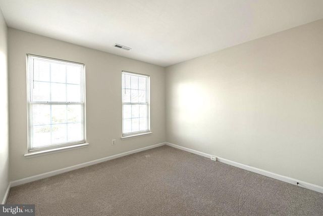 26139 KENNYWOOD SQ, Chantilly, VA 20152