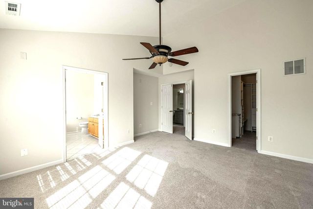 26139 KENNYWOOD SQ, Chantilly, VA 20152