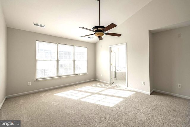 26139 KENNYWOOD SQ, Chantilly, VA 20152