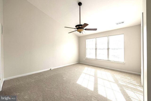 26139 KENNYWOOD SQ, Chantilly, VA 20152