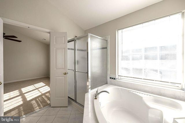26139 KENNYWOOD SQ, Chantilly, VA 20152