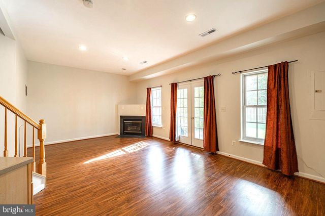 26139 KENNYWOOD SQ, Chantilly, VA 20152