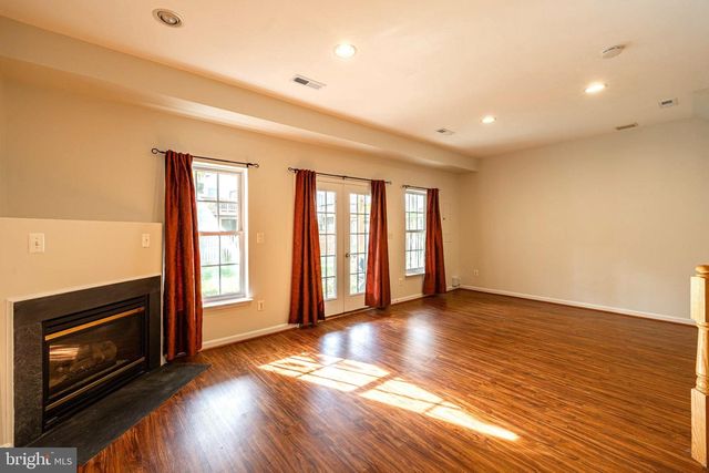26139 KENNYWOOD SQ, Chantilly, VA 20152