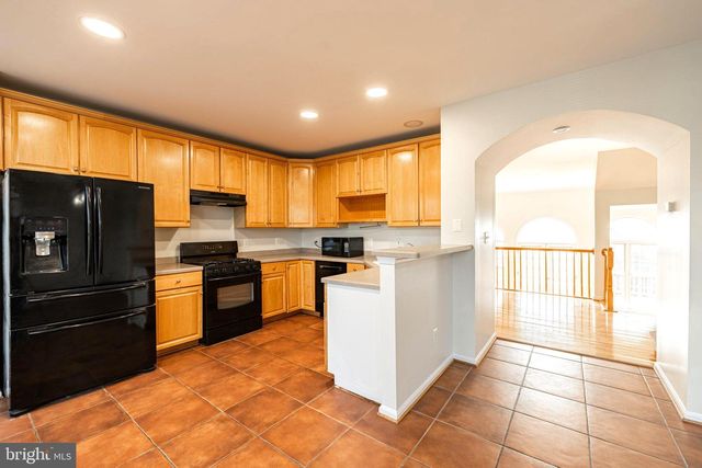 26139 KENNYWOOD SQ, Chantilly, VA 20152