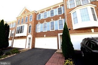 26139 KENNYWOOD SQ, Chantilly, VA 20152