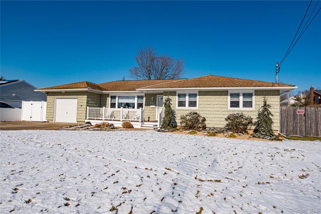 221 Young Street, West Babylon, NY 11704