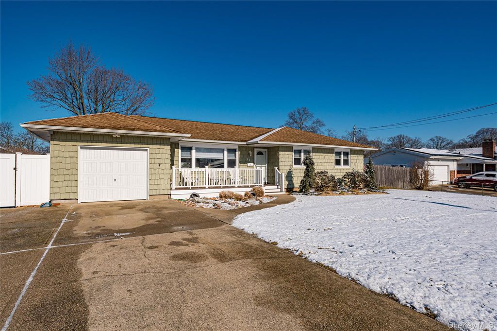 221 Young Street, West Babylon, NY 11704