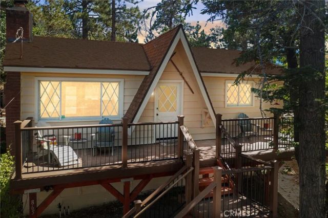 865 Villa Grove Avenue, Big Bear Lake, CA 92315