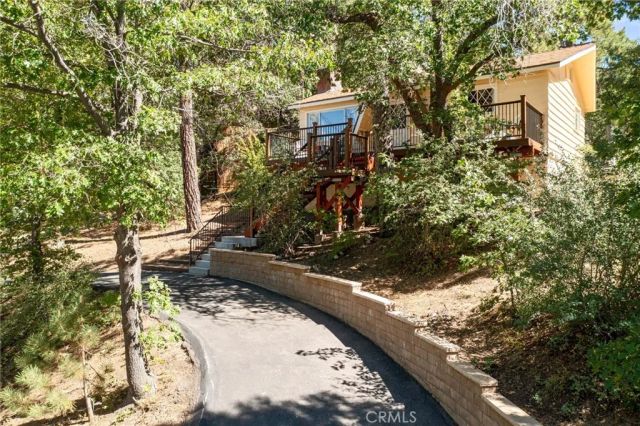 865 Villa Grove Avenue, Big Bear Lake, CA 92315