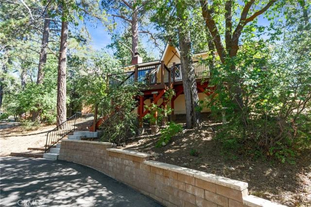 865 Villa Grove Avenue, Big Bear Lake, CA 92315