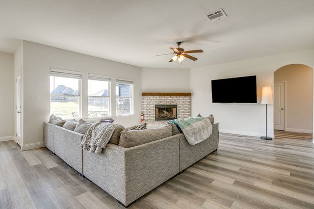 108 Treys Way, Godley, TX 76044