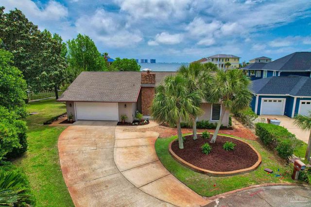 1090 Park Ln, Gulf Breeze, FL 32563